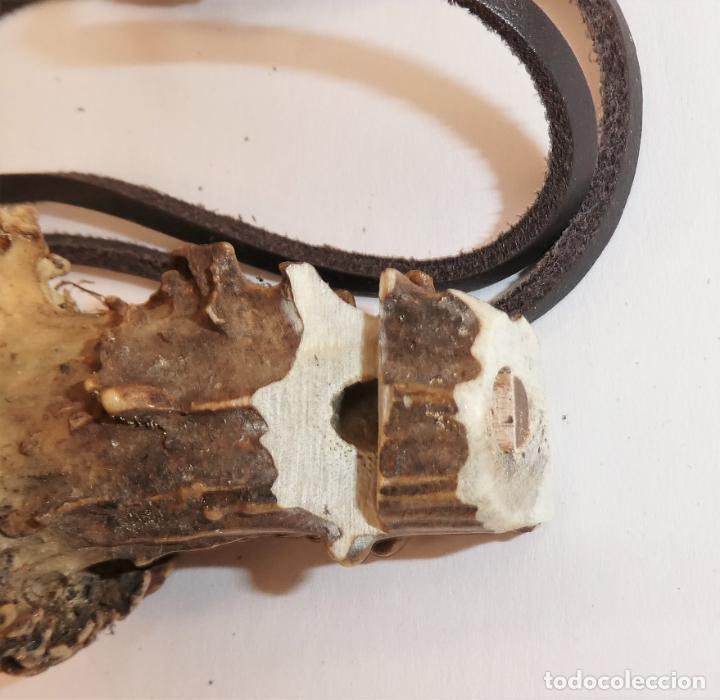 Antig&uuml;edades: Silbato para llamada de perros en cuerno de corzo - Foto 3