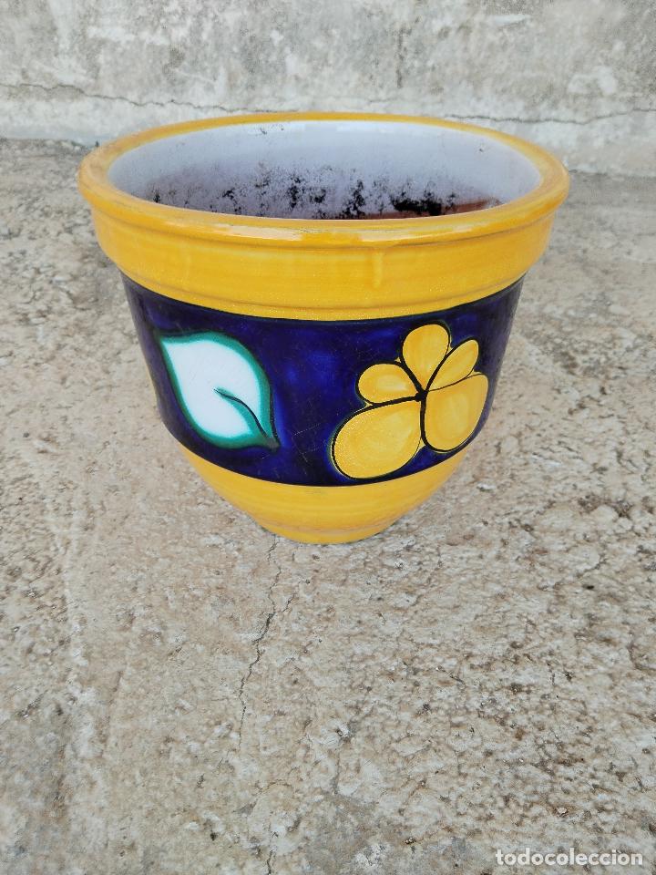 Antig&uuml;edades: macetero con hojas y flores - Foto 4