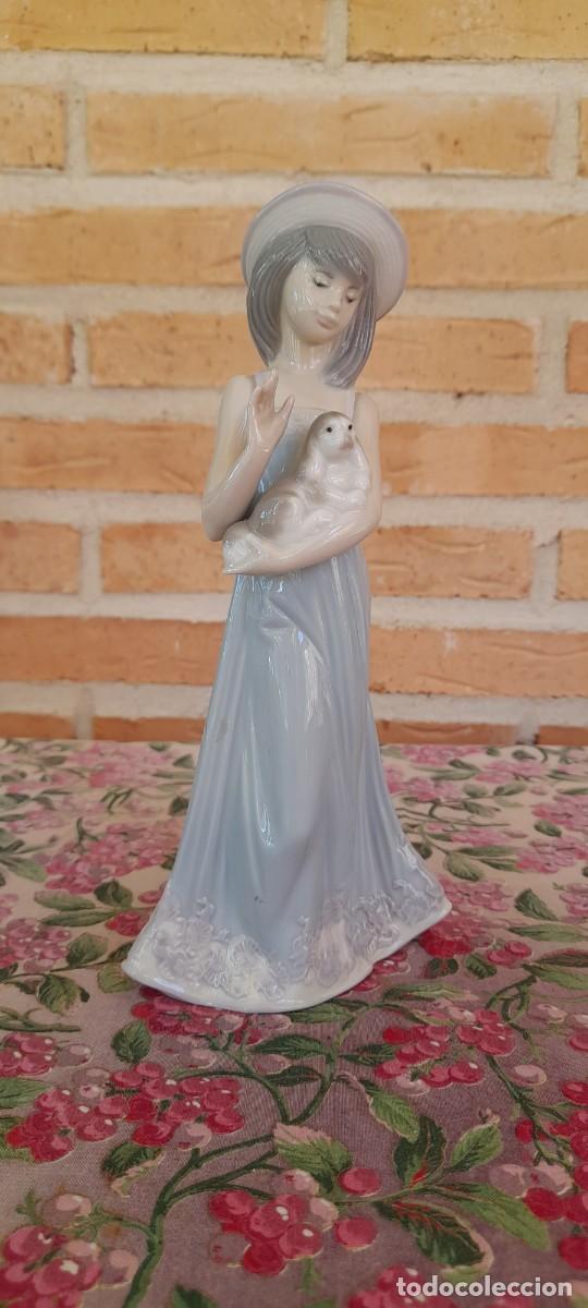 Antig&uuml;edades: FIGURA NI&Ntilde;A CON PERRITO LLADR&Oacute; - Foto 1