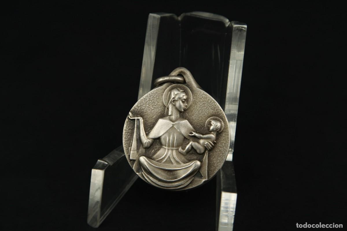Antig&uuml;edades: Antigua Medalla Religiosa de Plata - Foto 2