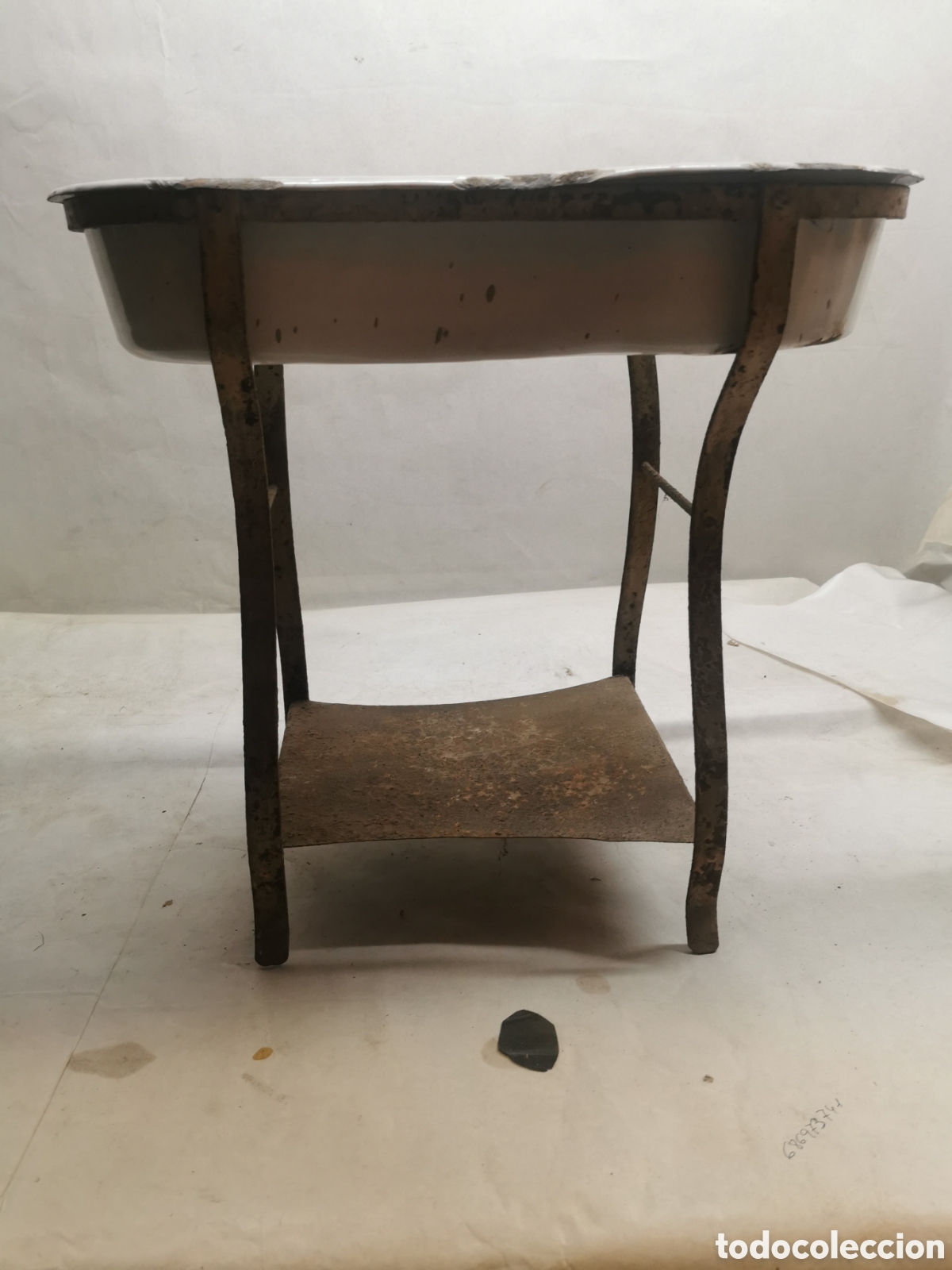 Antig&uuml;edades: Bidet con base - Foto 2
