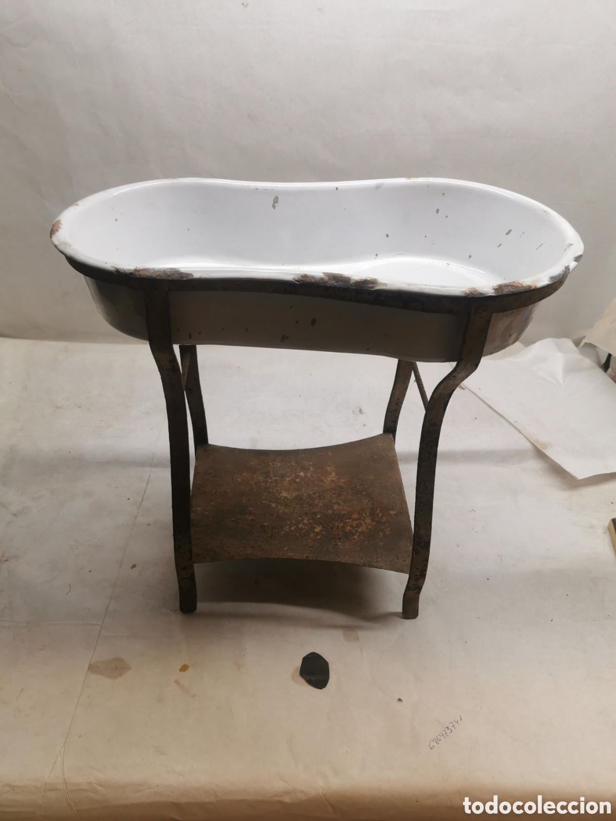 Antig&uuml;edades: Bidet con base - Foto 1