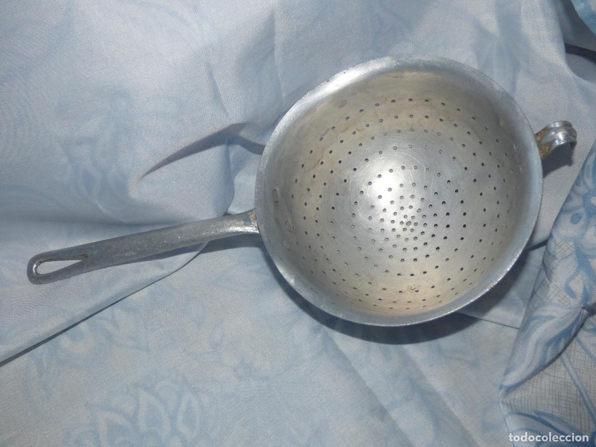 Antig&uuml;edades: Colador aluminio,antiguo. - Foto 2