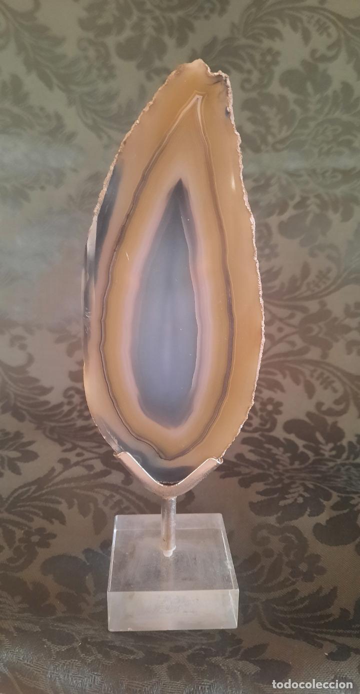 Antig&uuml;edades: CRISTO SOBRE ONIX EN BASE DE METACRILATO. - Foto 2