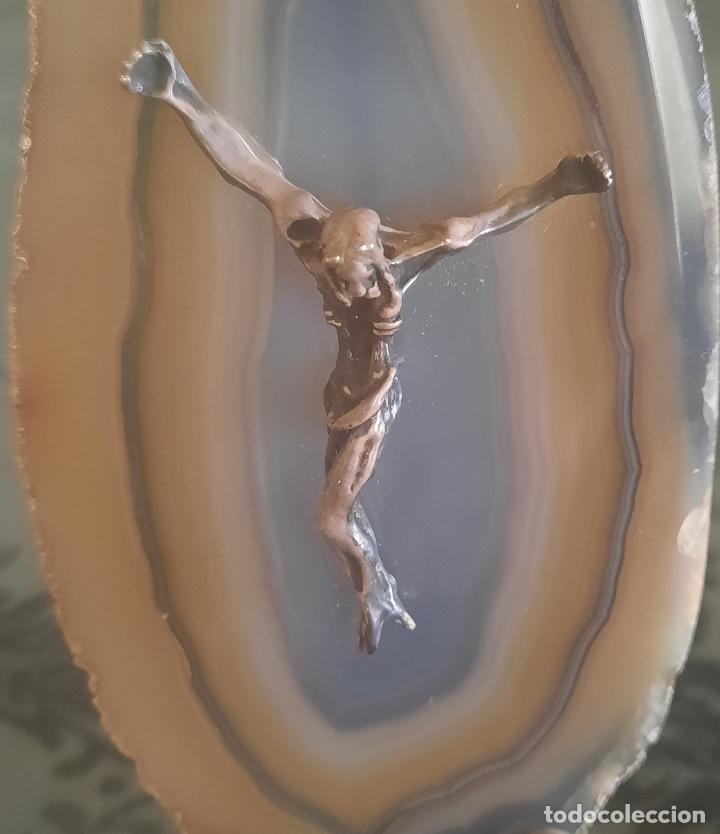 Antig&uuml;edades: CRISTO SOBRE ONIX EN BASE DE METACRILATO. - Foto 3