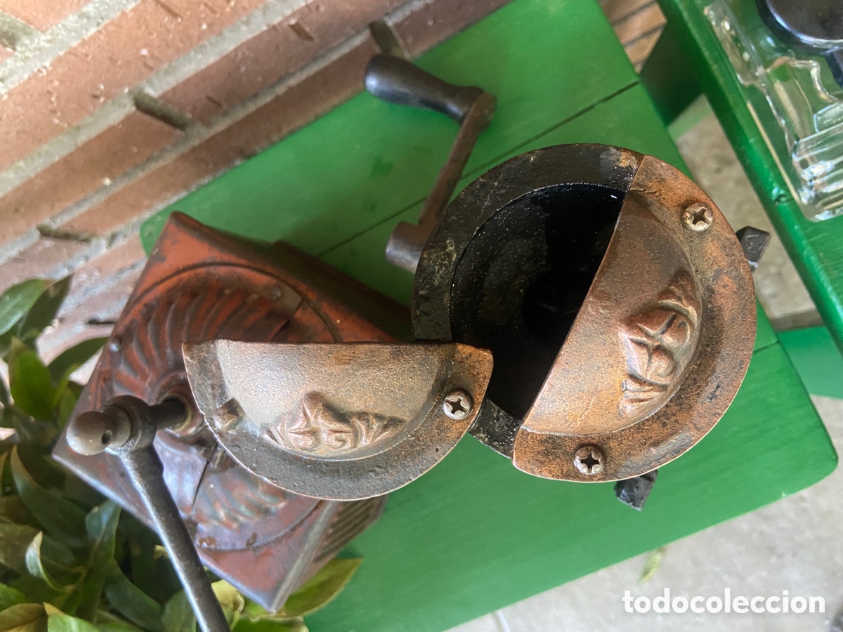 Antig&uuml;edades: Pareja de molinillos de caf&eacute; antiguos - Foto 2
