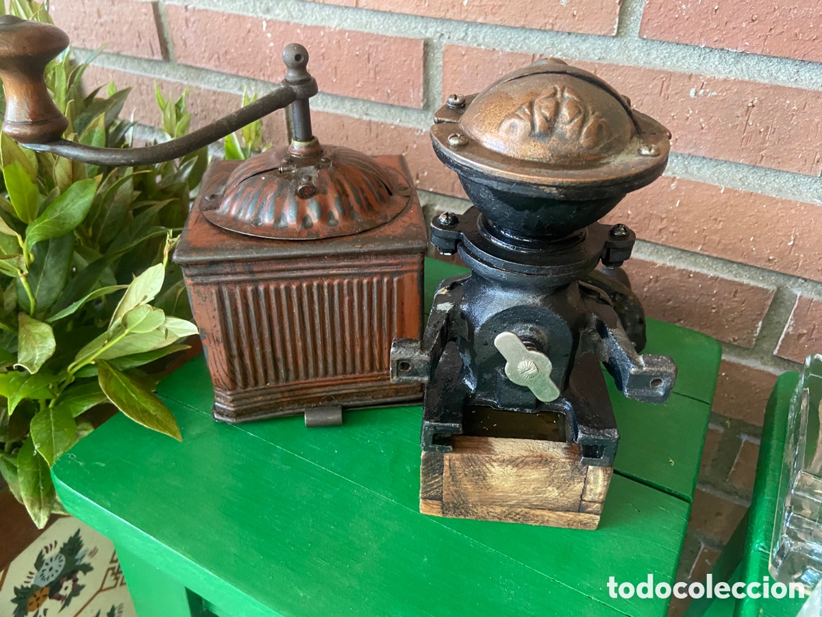 Antiquit&auml;ten: Pareja de molinillos de caf&eacute; antiguos