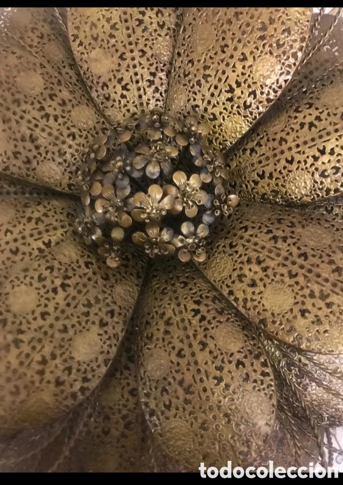Antig&uuml;edades: Cuadro forma flor en dorado - Foto 2