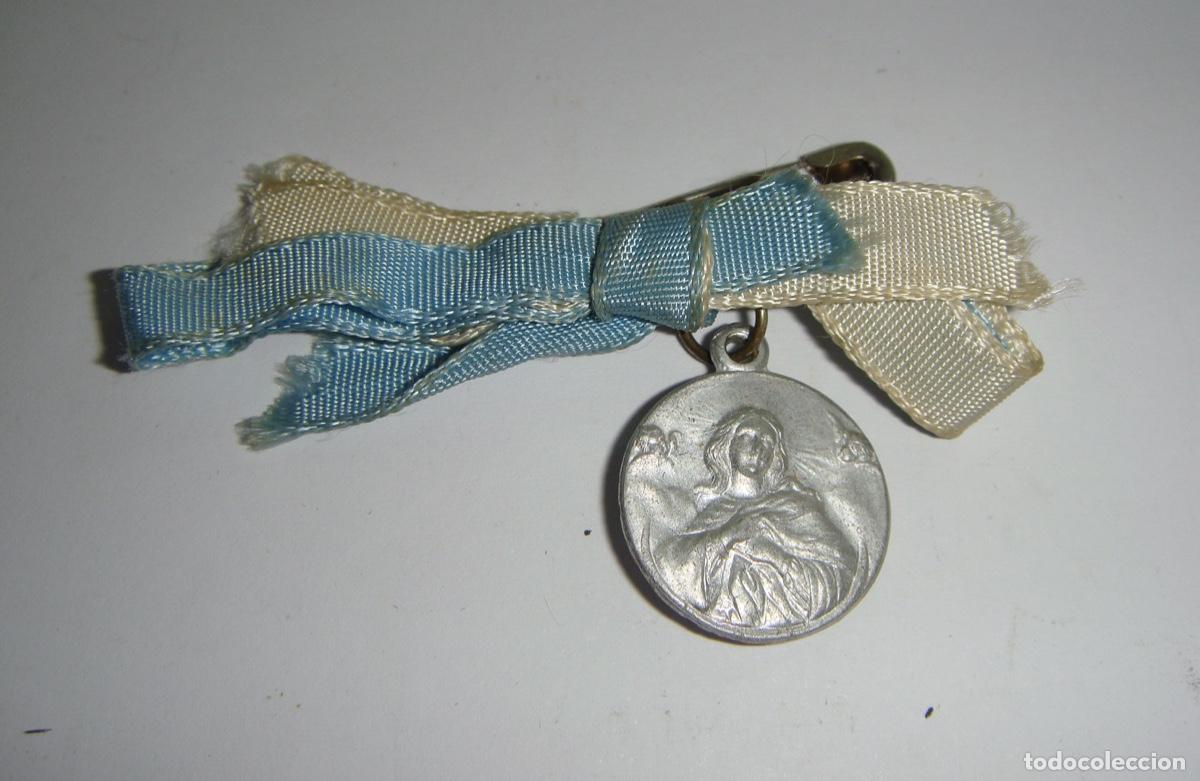 Antig&uuml;edades: Medalla religiosa. Inmaculada Concepci&oacute;n. Con cinta e imperdible. - Foto 1