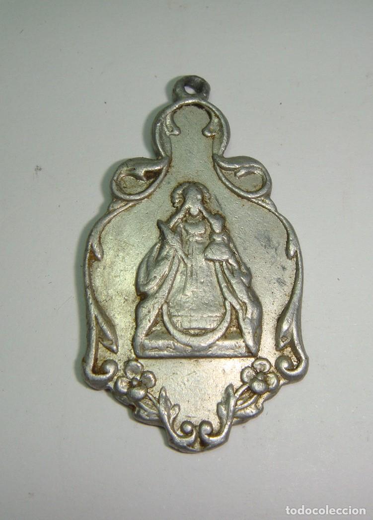 Antig&uuml;edades: Medalla de Nuestra Se&ntilde;ora de las Monta&ntilde;as. - Foto 1