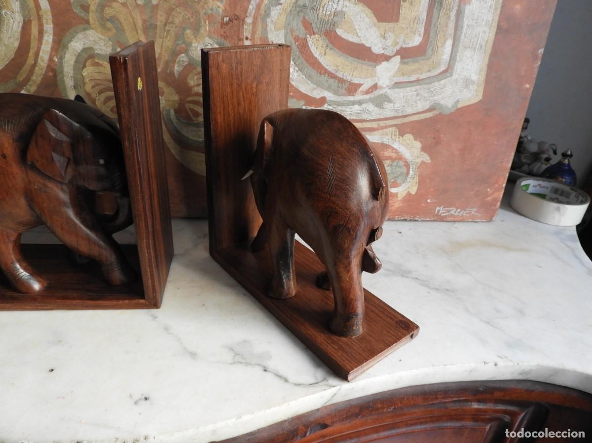 Antig&uuml;edades: APOYALIBROS DE MADERA DE PALISANDRO CON DOS ELEFANTES - Foto 3