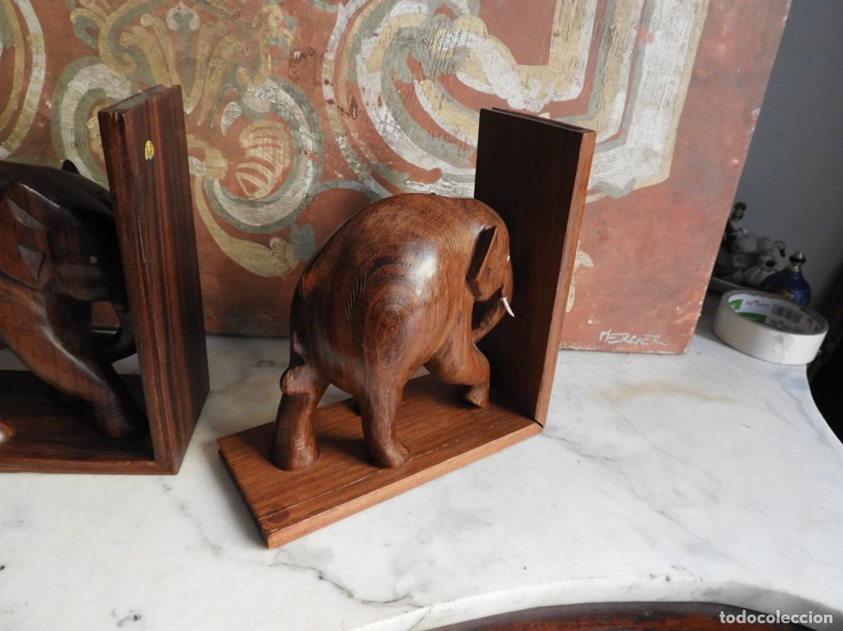 Antig&uuml;edades: APOYALIBROS DE MADERA DE PALISANDRO CON DOS ELEFANTES - Foto 4