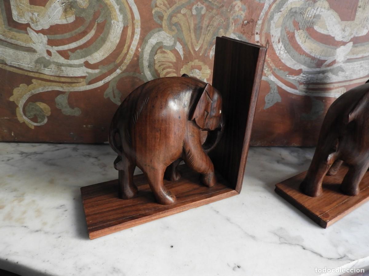 Antig&uuml;edades: APOYALIBROS DE MADERA DE PALISANDRO CON DOS ELEFANTES - Foto 5