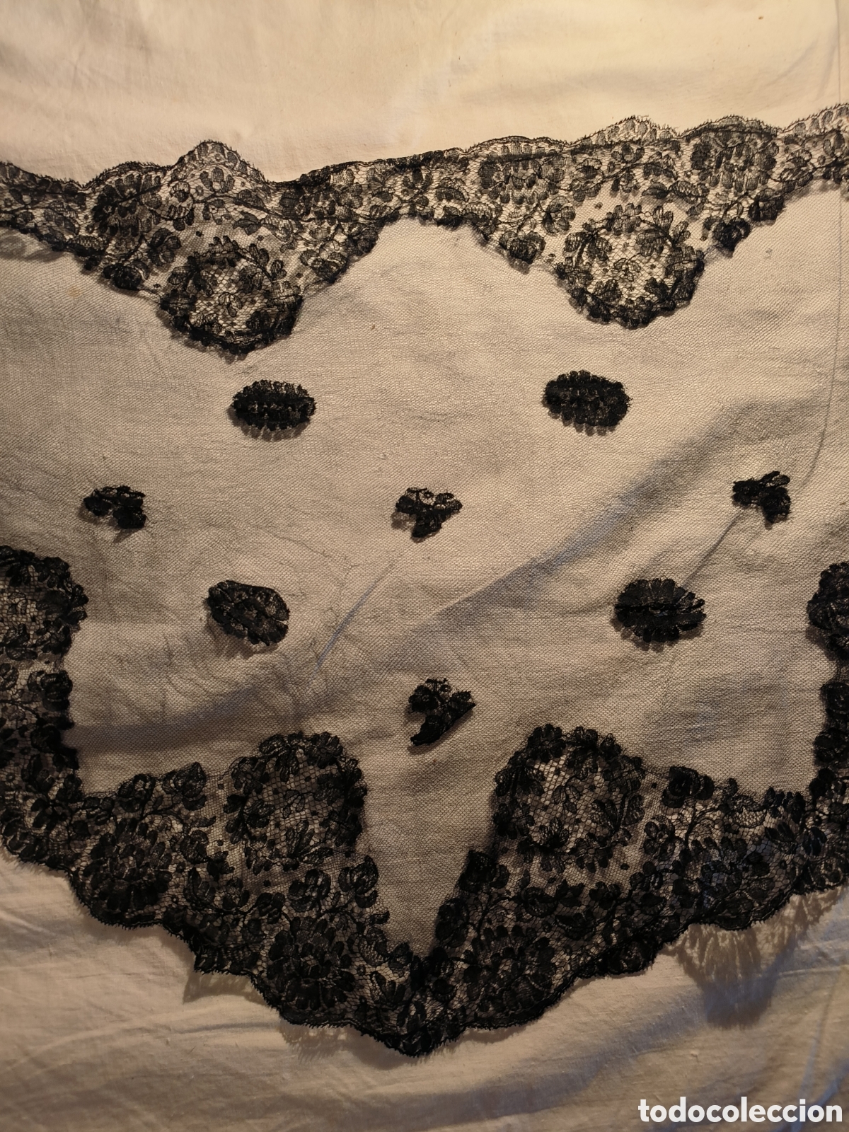Antig&uuml;edades: Chantilli. Mantilla de cabeza 3 picos - Foto 2