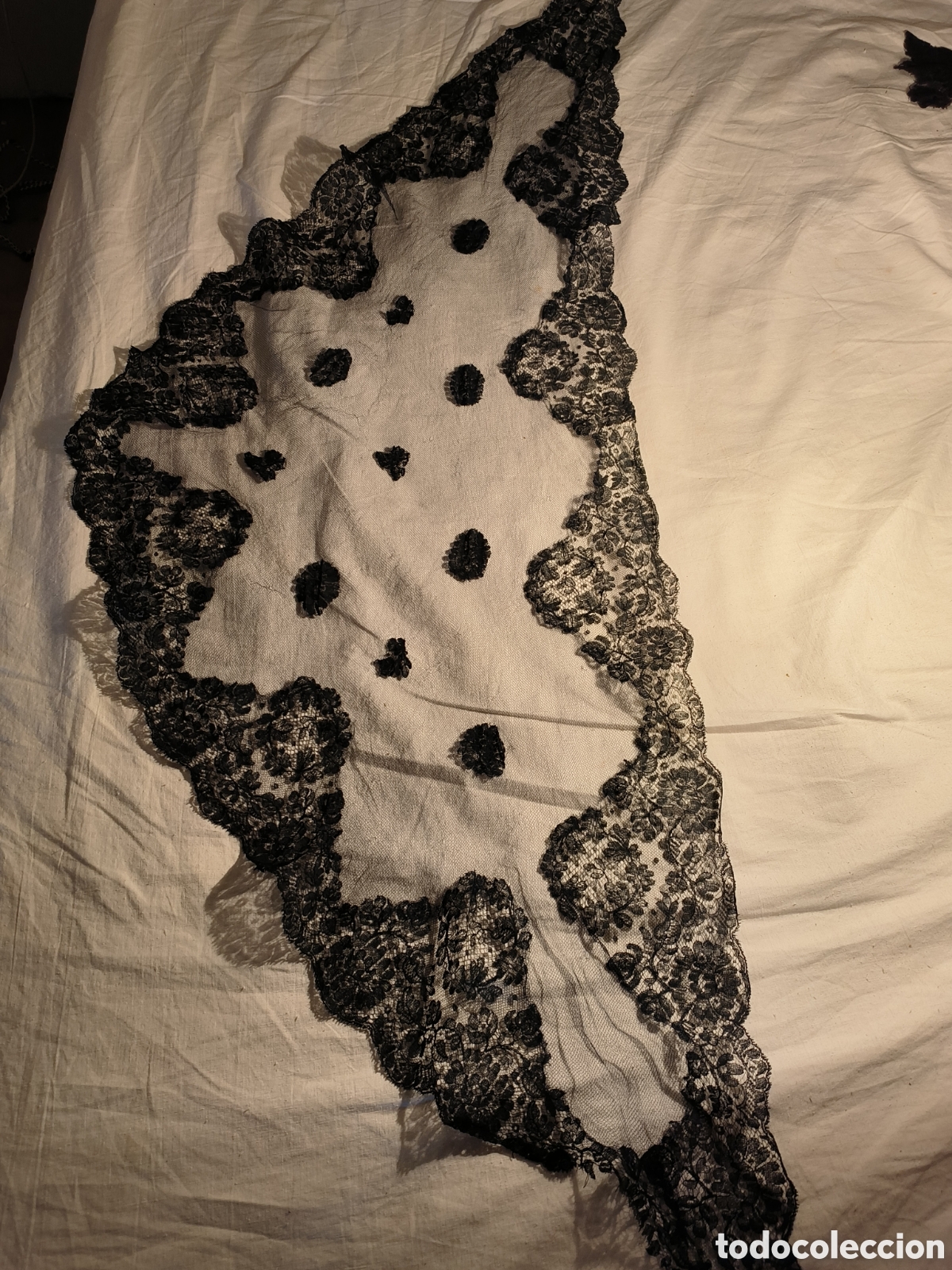 Antig&uuml;edades: Chantilli. Mantilla de cabeza 3 picos - Foto 1