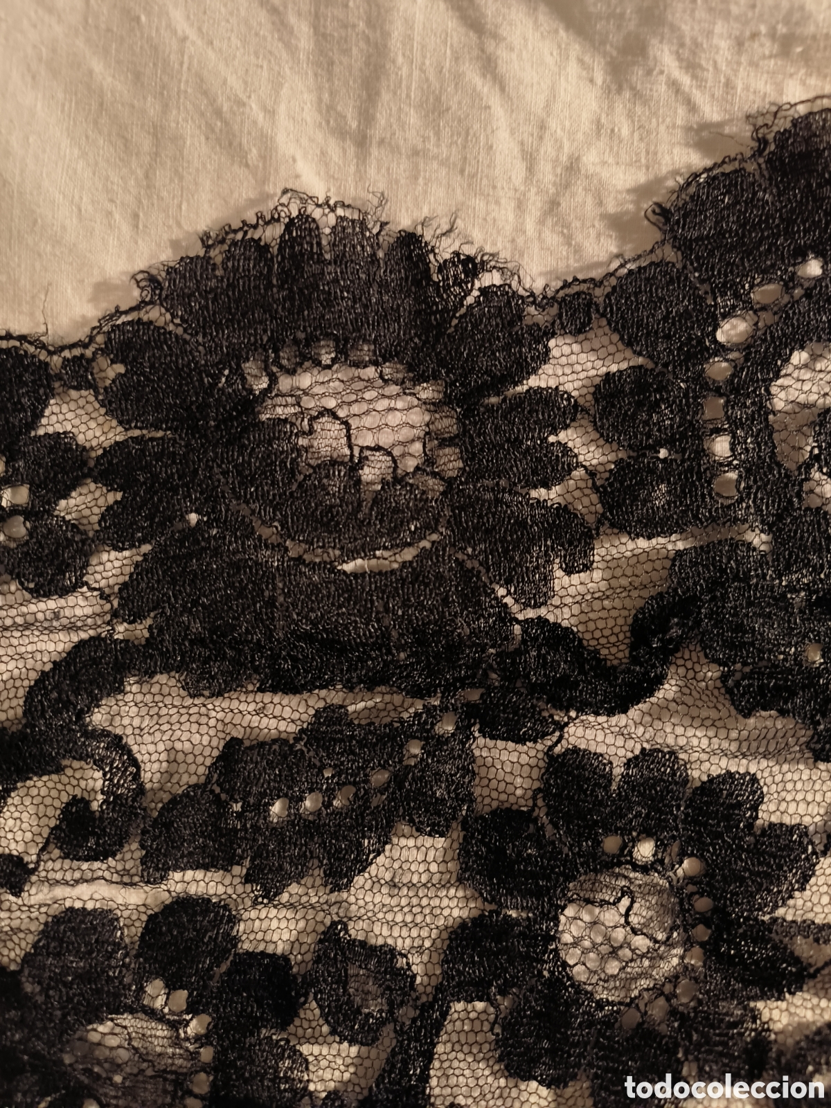 Antig&uuml;edades: Mantilla antigua 4 picos - Foto 5