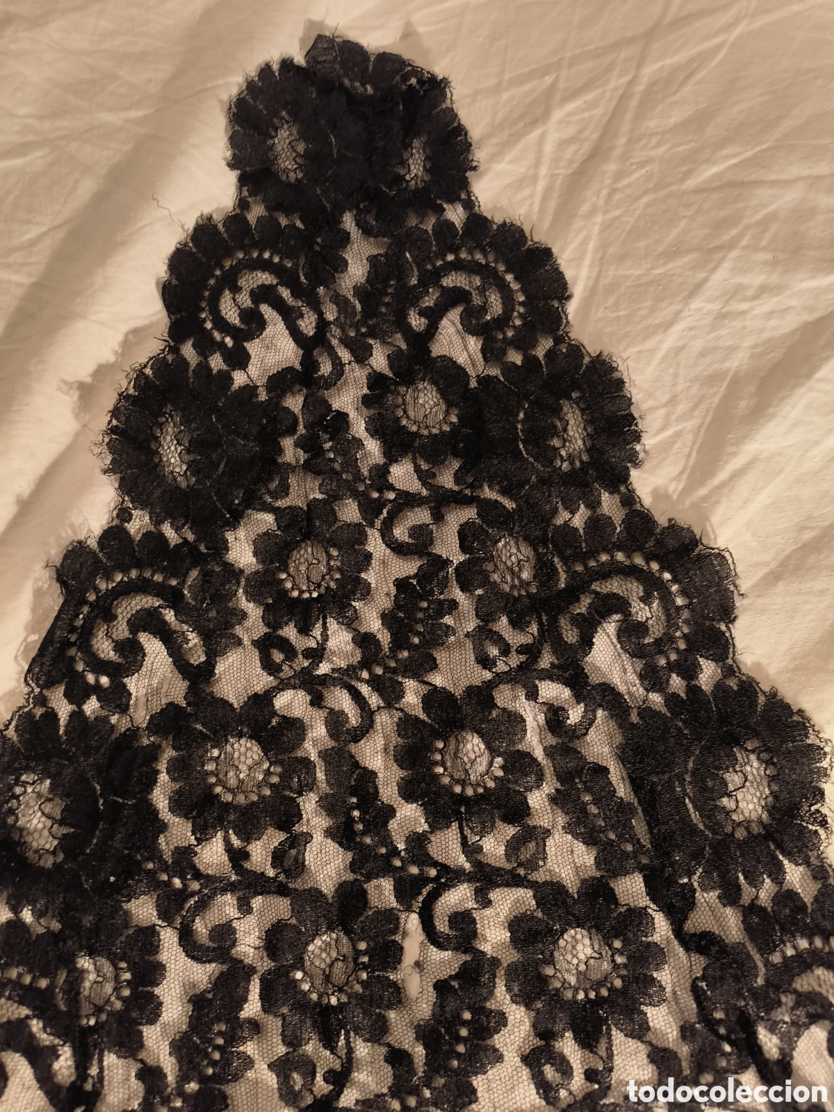Antig&uuml;edades: Mantilla antigua 4 picos - Foto 10