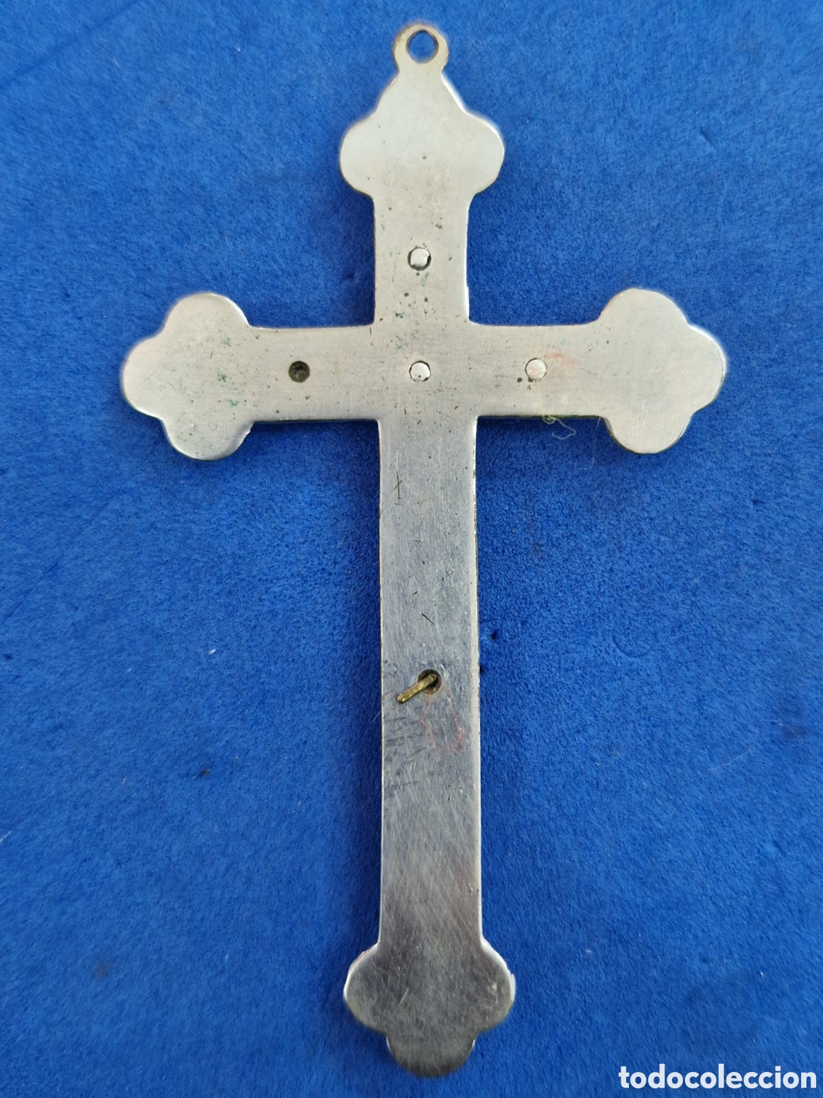 Antig&uuml;edades: Crucifijo de aluminio y madera - Foto 2