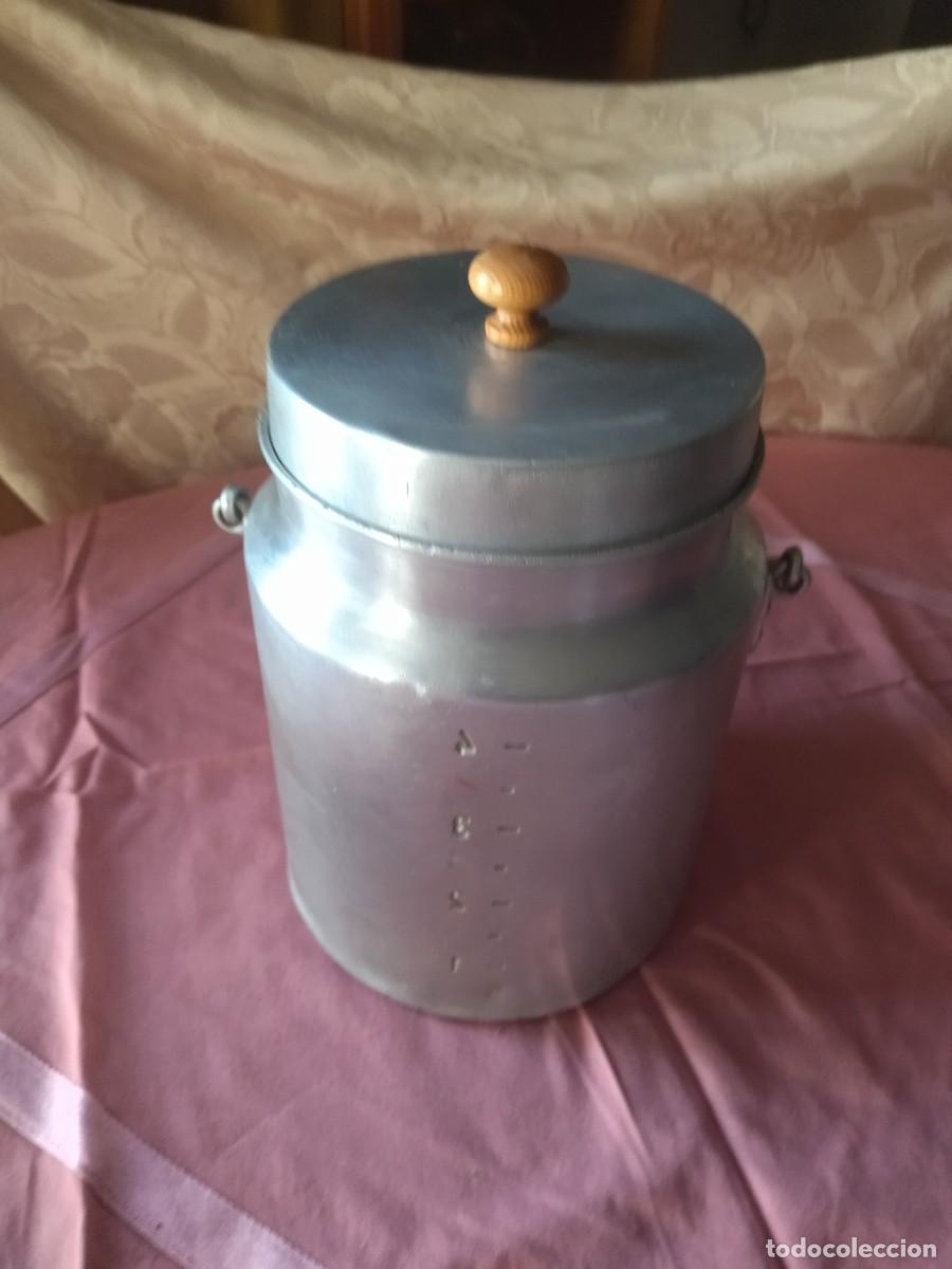Antig&uuml;edades: Antigua lechera de de aluminio, 5 litros - Foto 2