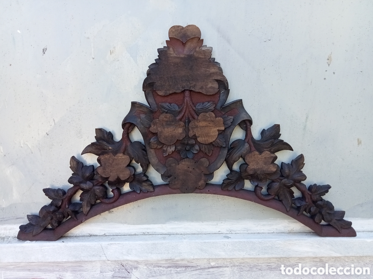 Antig&uuml;edades: Remate de madera tallada retablo - Foto 1