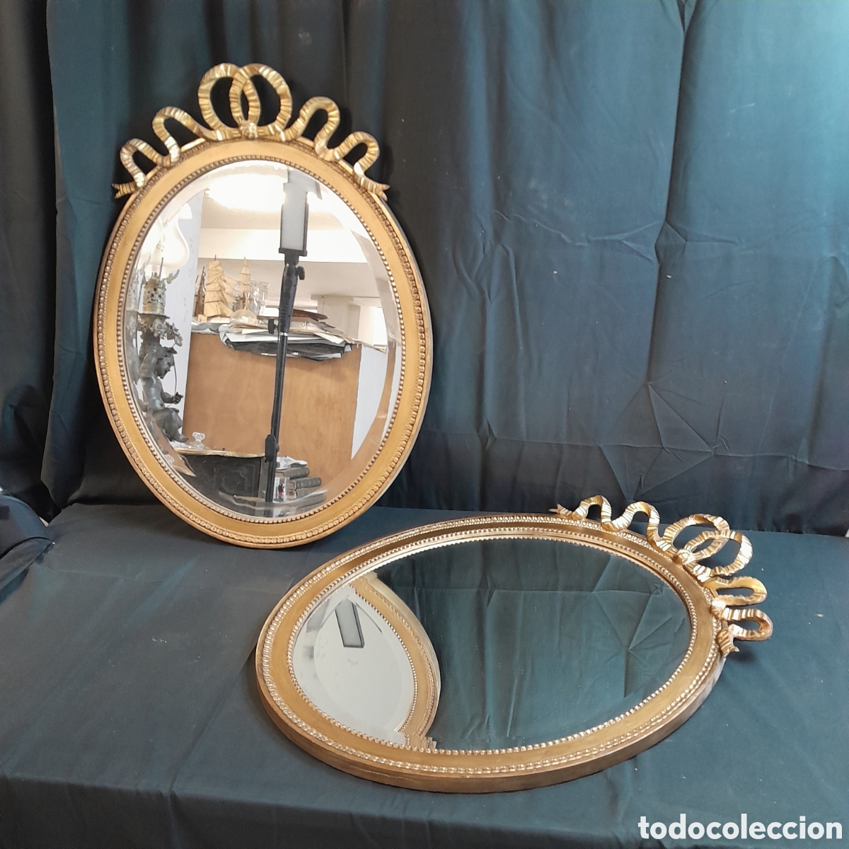 pareja de espejos ovalados. marco madera. media - Buy Antique mirrors on  todocoleccion
