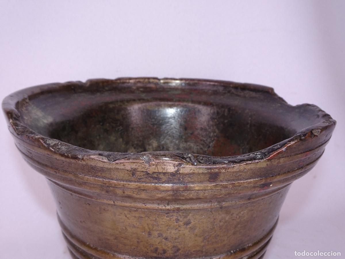 Antig&uuml;edades: Almirez / mortero antiguo en bronce ( S.XVIII ) - Foto 12
