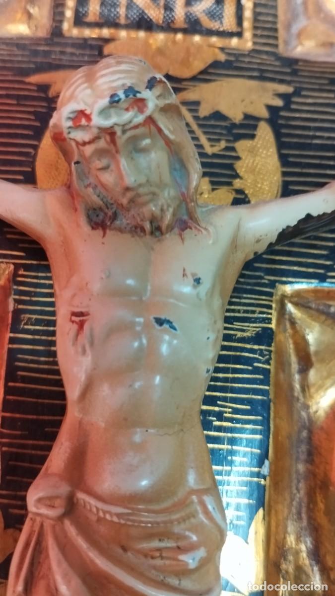 Antig&uuml;edades: CRUCIFIJO EN CORNUCOPIA DORADA (S. XVII) - Foto 3
