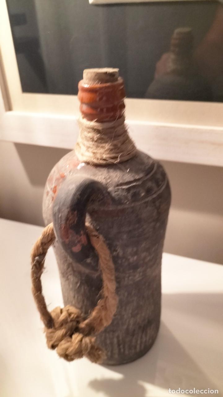 Antig&uuml;edades: CANTIMPLORA DE BARRO - Foto 2