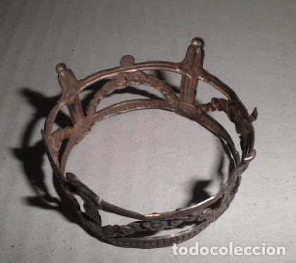Antig&uuml;edades: CORONA METAL PLATEADO - Foto 2