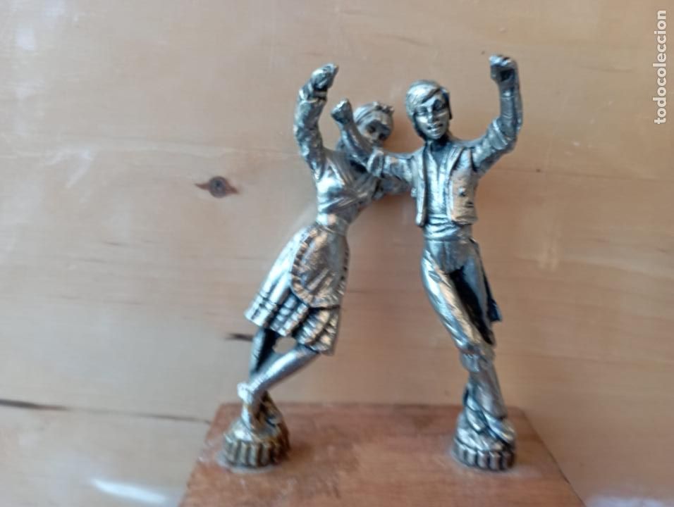 Antig&uuml;edades: FIGURA MU&Ntilde;EIRA EN PLATA. - Foto 2