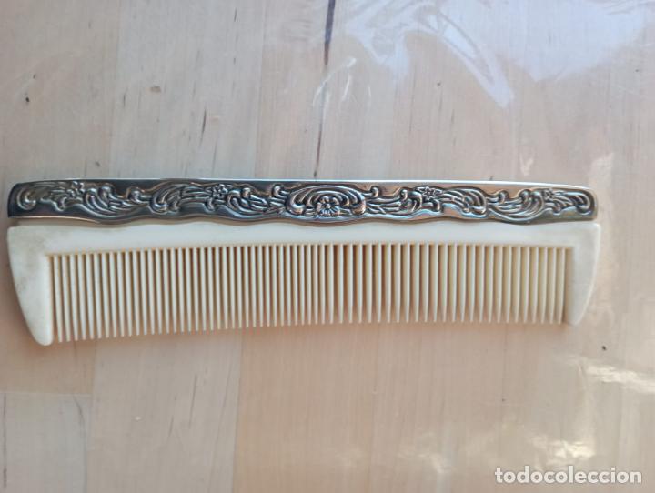 Antig&uuml;edades: Peine con Mango Decorado, Labrado. - Foto 1