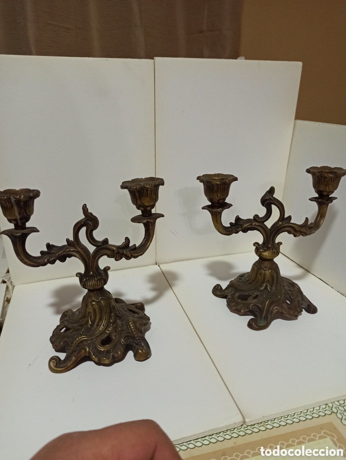 Antig&uuml;edades: Candelabros bronce de dos brazos - Foto 1