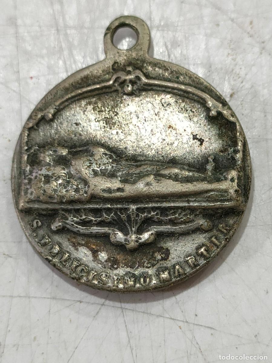 Antig&uuml;edades: Medalla San Felic&iacute;simo Martir - Foto 1