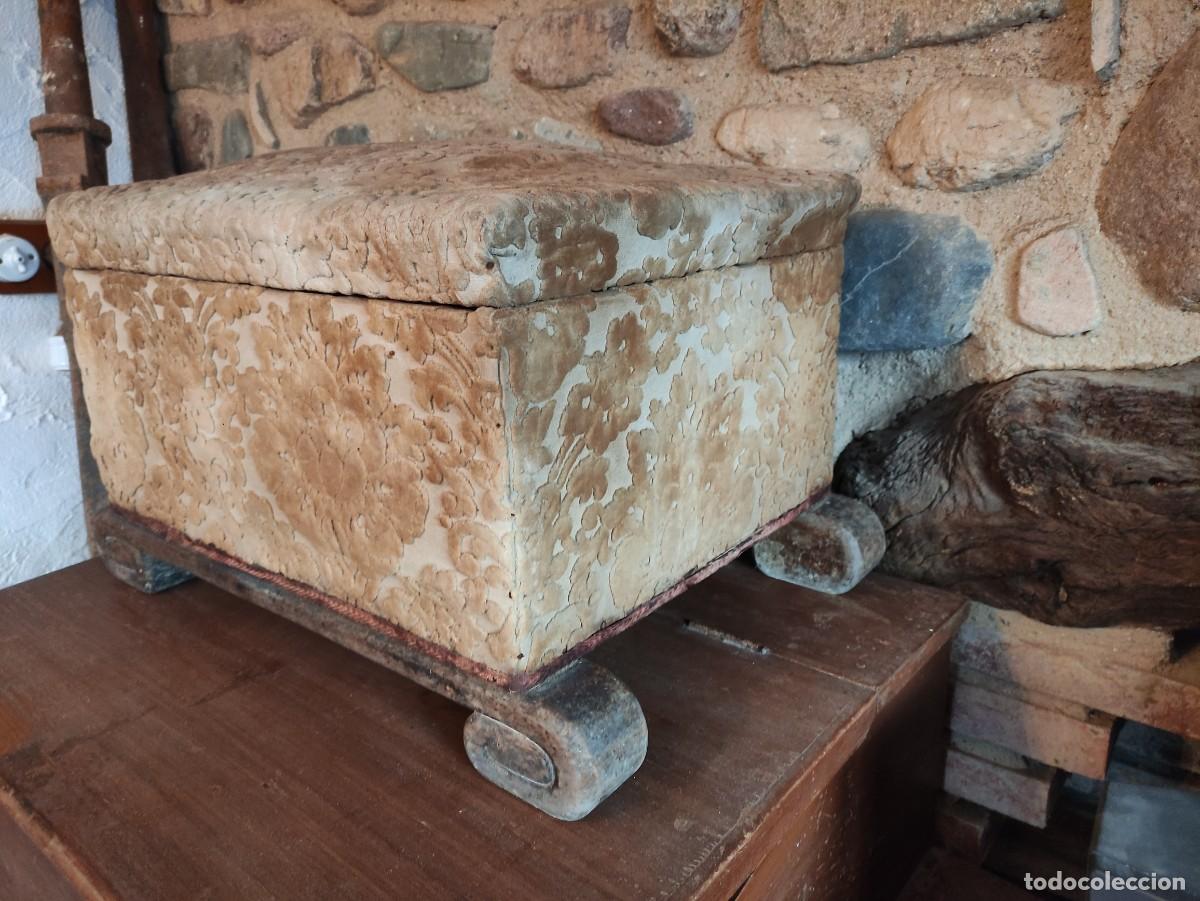 Antig&uuml;edades: Ba&uacute;l, otomana, antigua - Foto 3