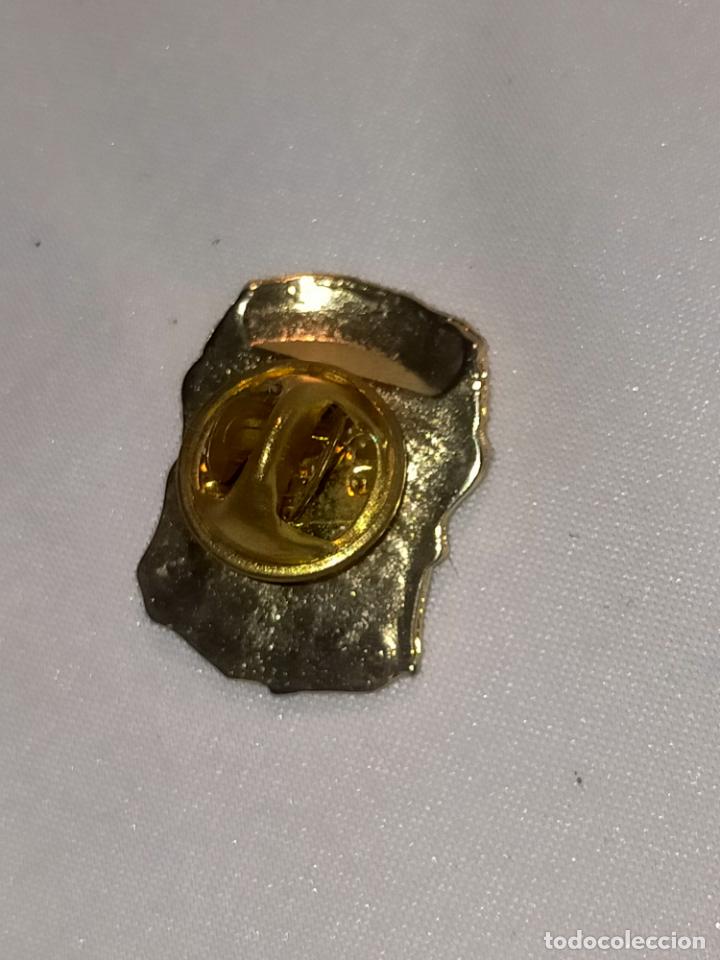 Antig&uuml;edades: MEDALLA RELIGIOSA PIN SANTO - Foto 2