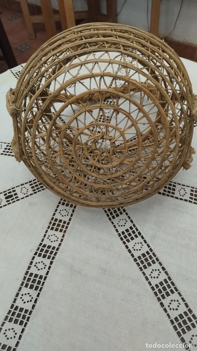 Antig&uuml;edades: CESTA DE MIMBRE Y ESPARTO - Foto 2