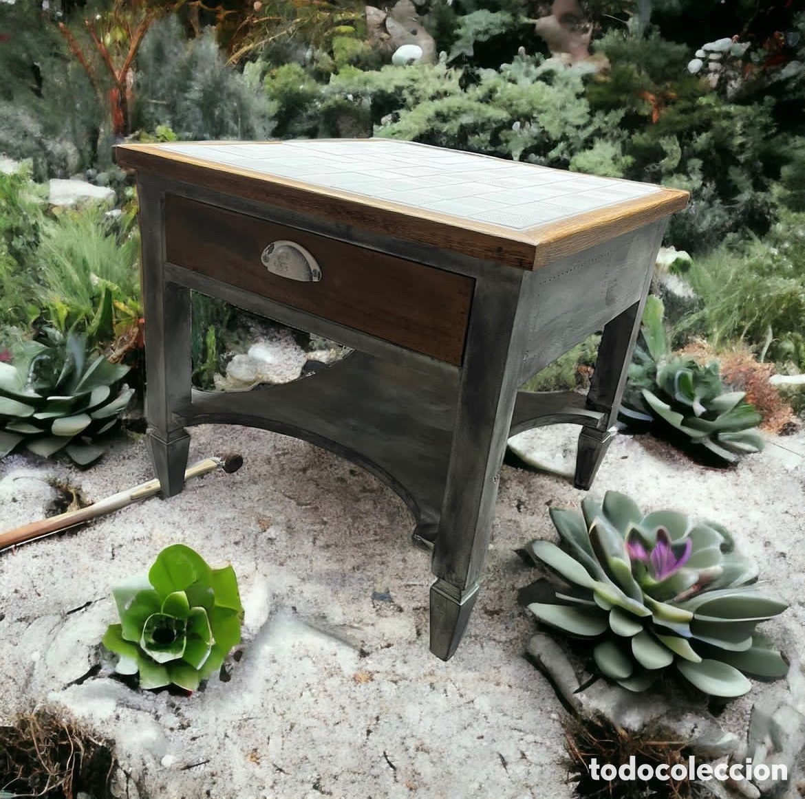Antig&uuml;edades: Mesa auxiliar a&ntilde;os 70 - Foto 2