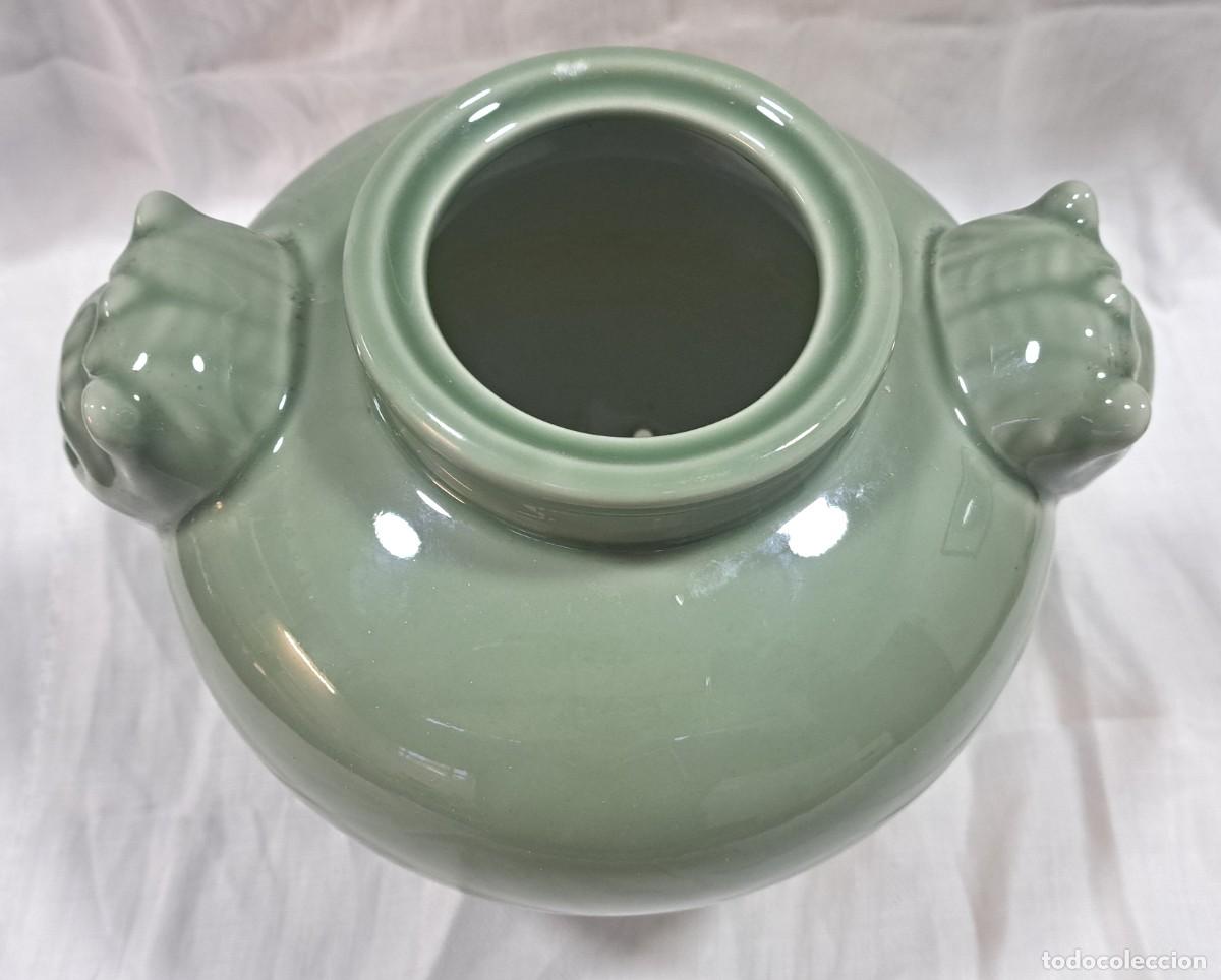 Antig&uuml;edades: ANTIGUO JARRON CENTRO DE MESA CELADON CHINO CON ASA DE LEON O PERRO FOO - Foto 7