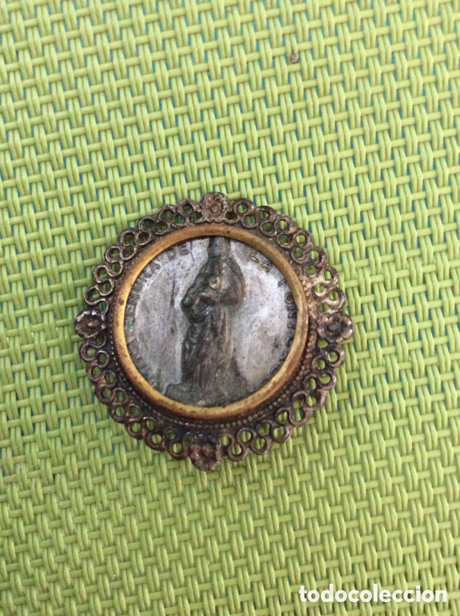 Antig&uuml;edades: Broche Medalla Nuestra Se&ntilde;ora de Fontcalda - Foto 1