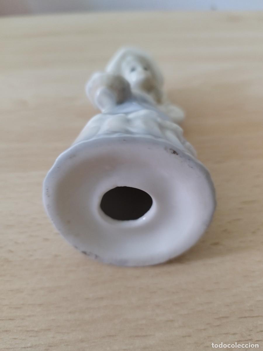 Antig&uuml;edades: Figura de porcelana dama con cesta - Foto 5