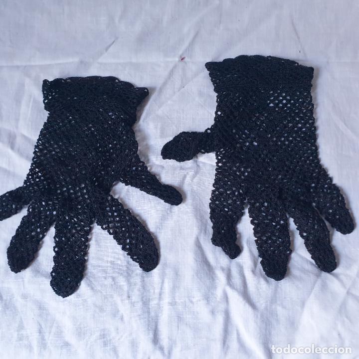 Antig&uuml;edades: GUANTES DE MUJER GANCHILLO A MANO - Foto 3