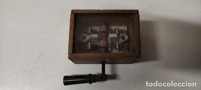 Antig&uuml;edades: ANTIGUO CURIOSO INTERRUPTOR EN CAJA - Foto 4