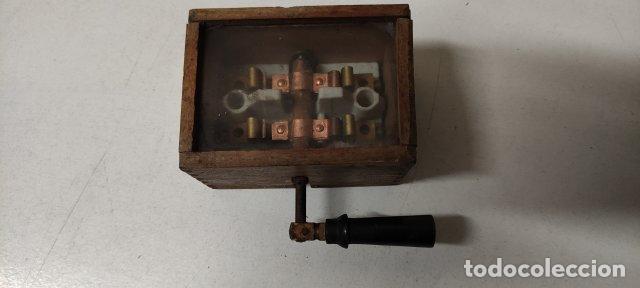 Antig&uuml;edades: ANTIGUO CURIOSO INTERRUPTOR EN CAJA - Foto 1