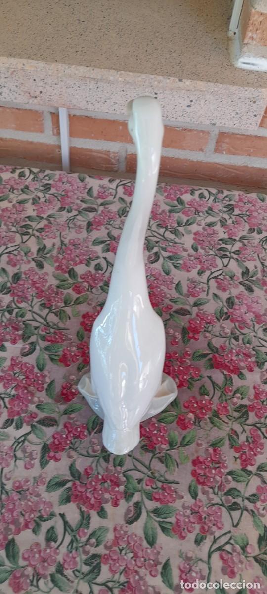 Antig&uuml;edades: PATO DE PORCELANA NAO - Foto 1