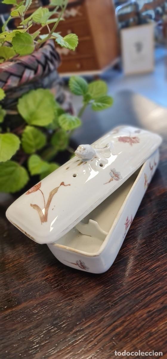 Antig&uuml;edades: Caja de peines o de cepillos de dientes - Foto 4