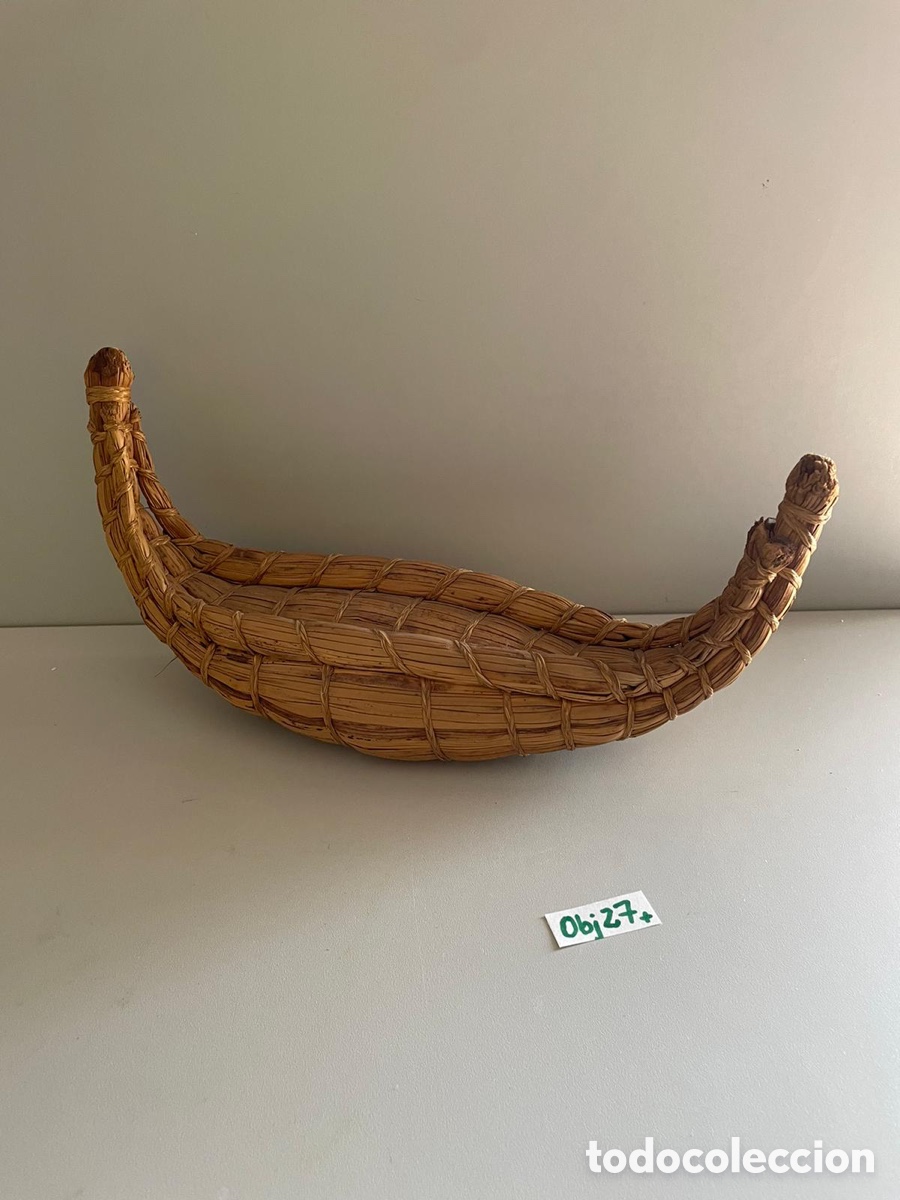 Antig&uuml;edades: Antigua r&eacute;plica de canoa echa a mano - Foto 1