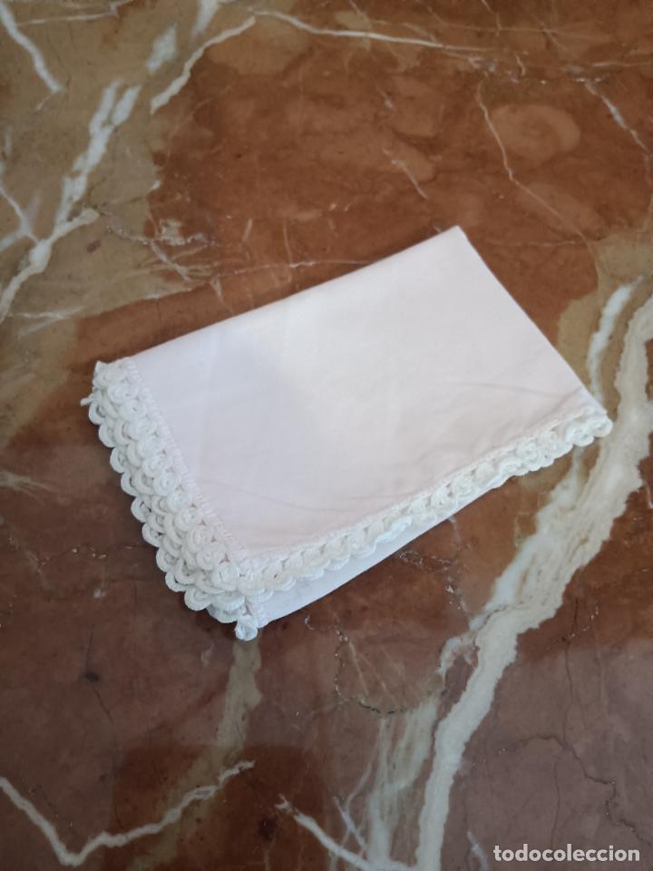 Antig&uuml;edades: Antiguo pa&ntilde;uelo de algod&oacute;n blanco de se&ntilde;ora puntilla fina de ganchillo rectangular - Foto 1