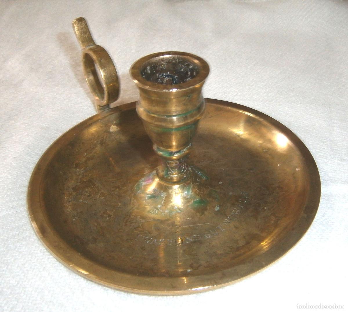 Antig&uuml;edades: palmatoria inglesa metal dorado inscripcion en la base 14 cm de base