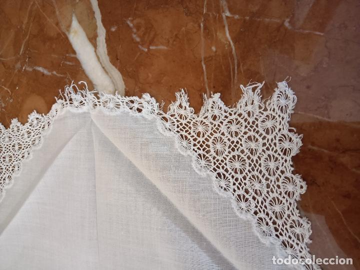 Antig&uuml;edades: Antiguo pa&ntilde;uelo de algod&oacute;n blanco de se&ntilde;ora puntilla - Foto 4