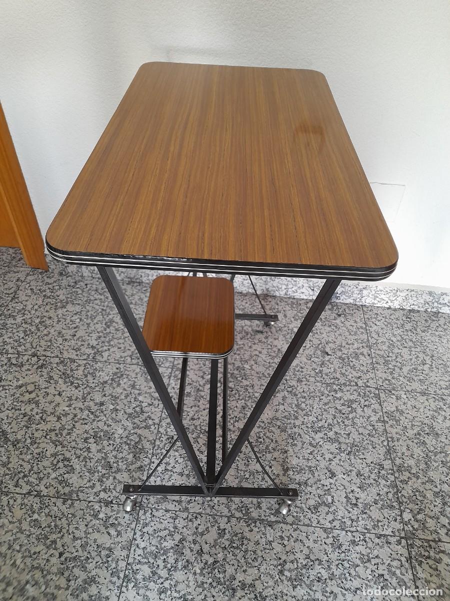 Antig&uuml;edades: Mesa para televisi&oacute;n y volt&iacute;metro d&eacute;cada de los 70 - Foto 6